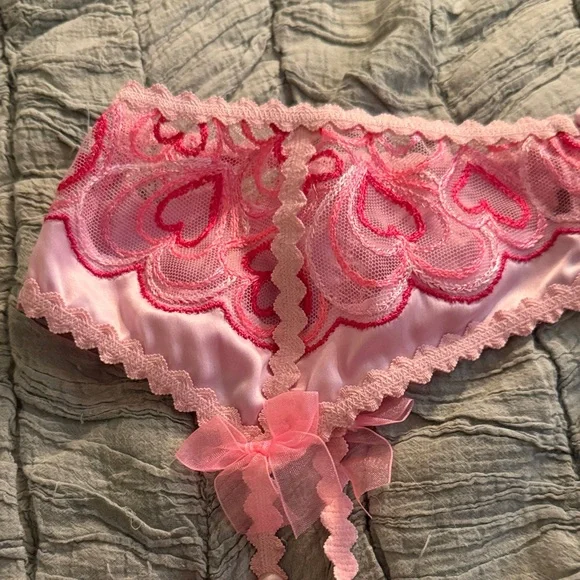 NWOT For Love And Lemons Retro Heart Garter Belt